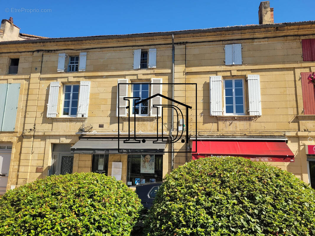 Façade Rue - Maison à LALINDE