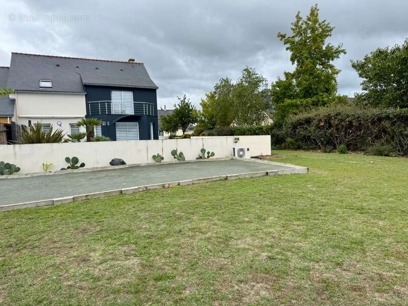 Maison à VILLEVEQUE