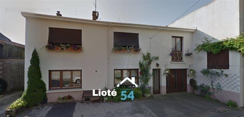 Maison à BREMONCOURT