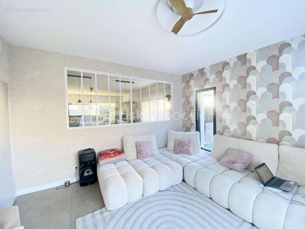 Maison à MONTELIMAR