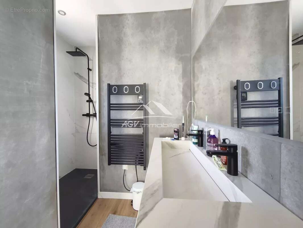 Maison à VEZENOBRES