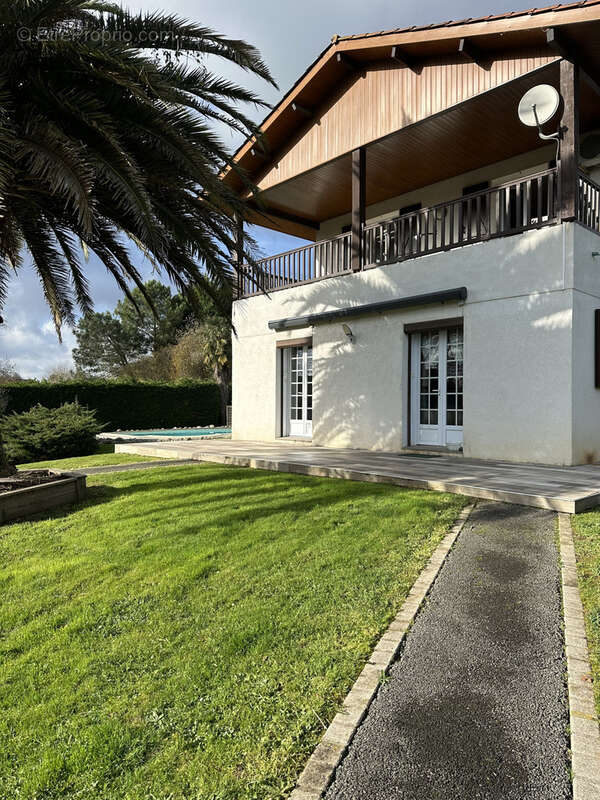 Maison à URT