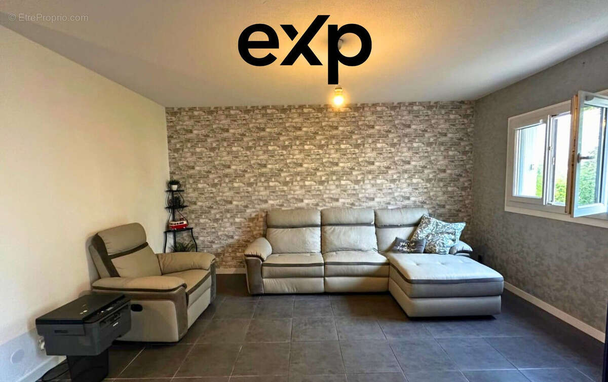 Salon - Appartement à VILLEFONTAINE