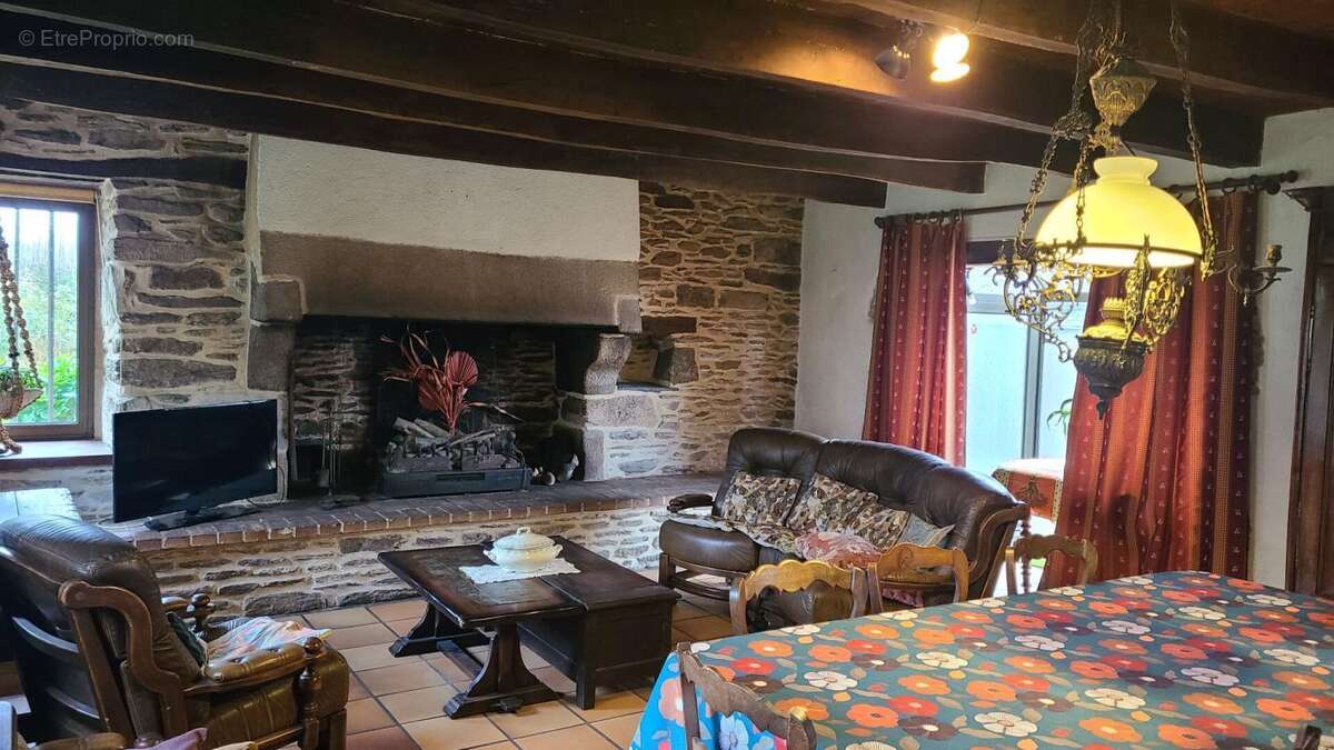 Maison à PLOUGONVEN