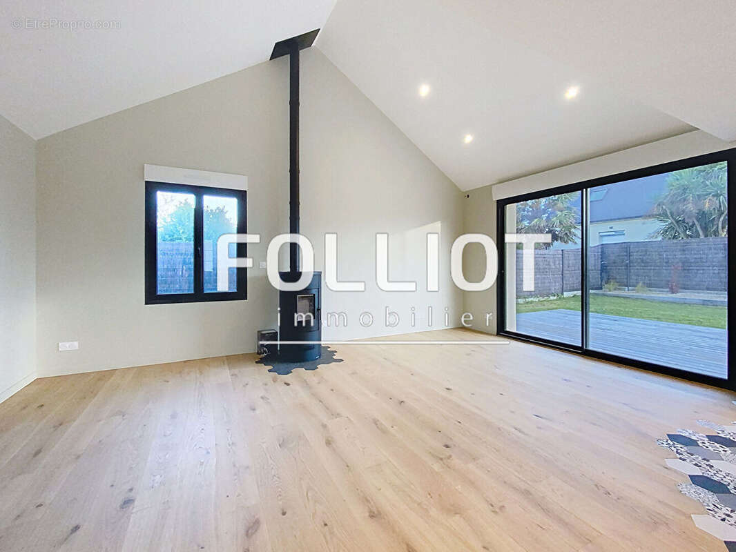 Maison à SAINT-PAIR-SUR-MER