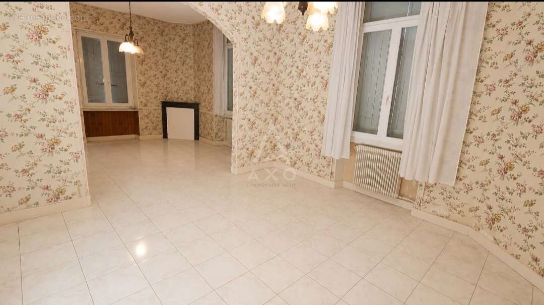 Maison 143 m² à Roumazieres-Loubert  - photo 5
