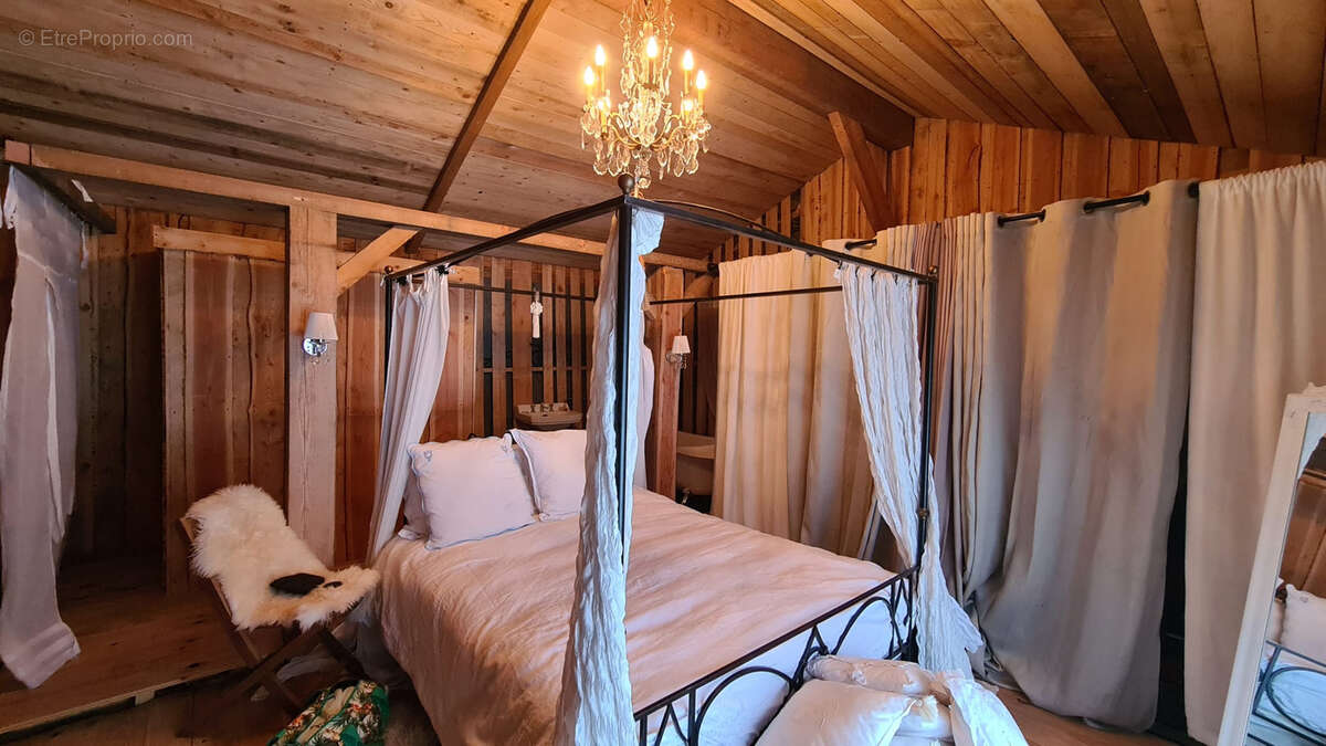 Maison à GREOLIERES