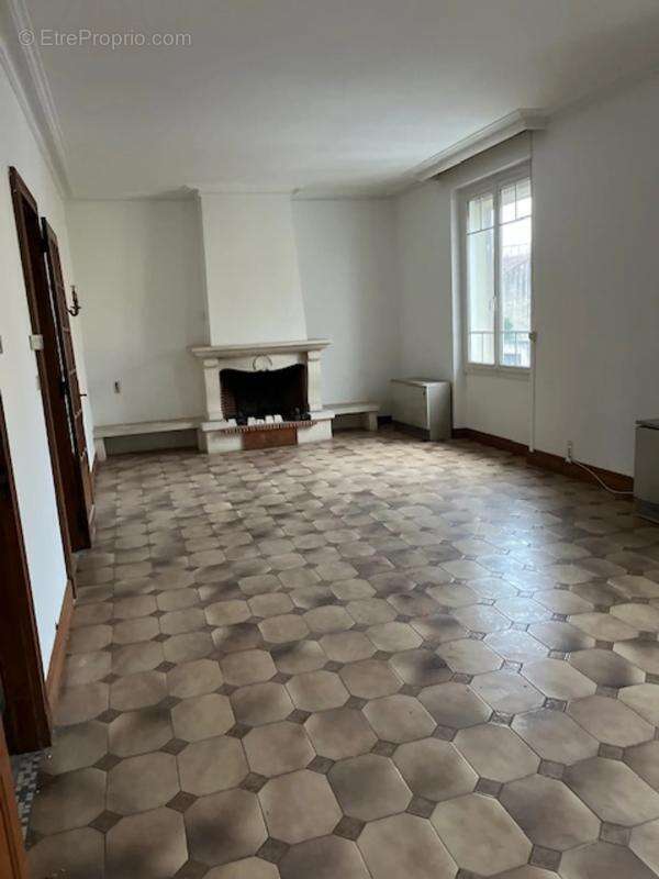 Maison à BLAYE-LES-MINES