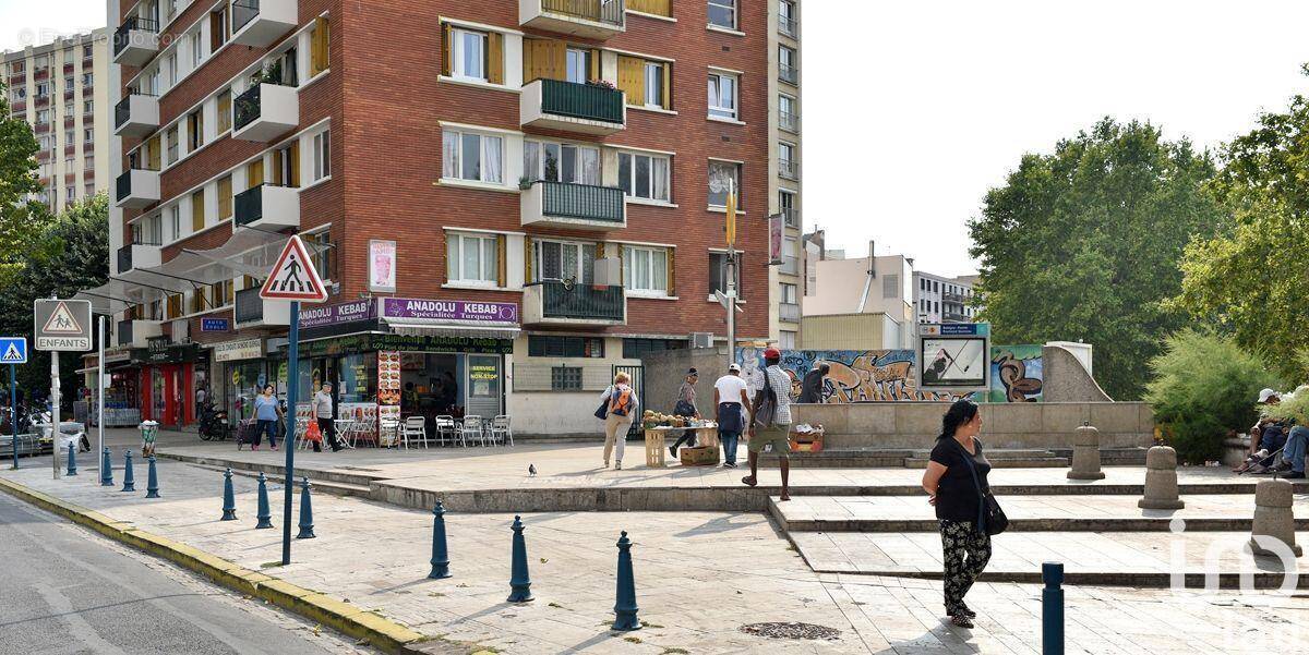 Photo 1 - Commerce à PANTIN