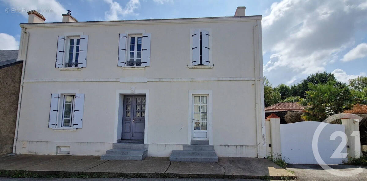 Maison à TALMONT-SAINT-HILAIRE