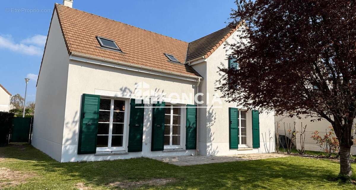 Maison à EVRY-GREGY-SUR-YERRE