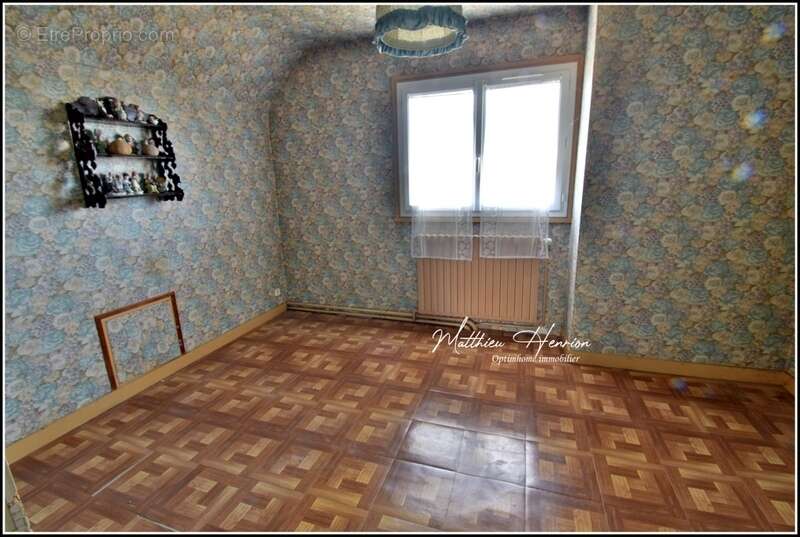 Maison à SYLVAINS-LES-MOULINS