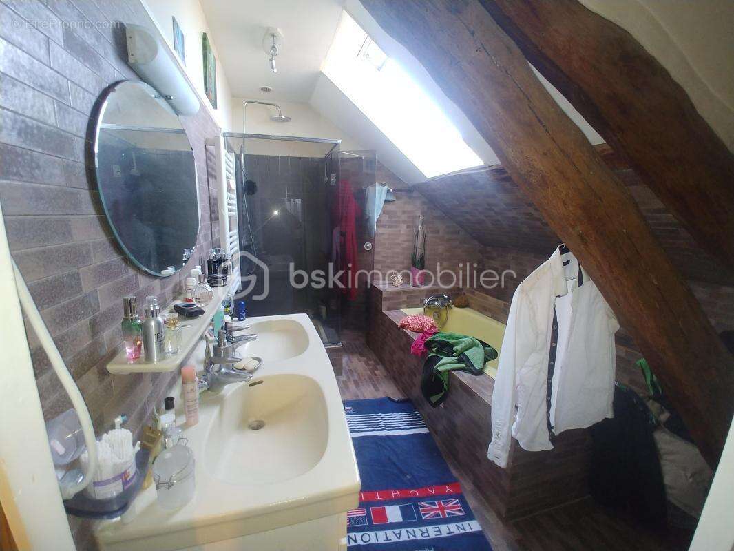 Appartement à URY