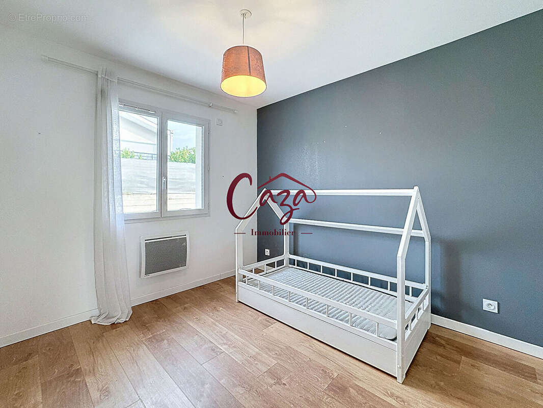 Maison à FARGUES-SAINT-HILAIRE