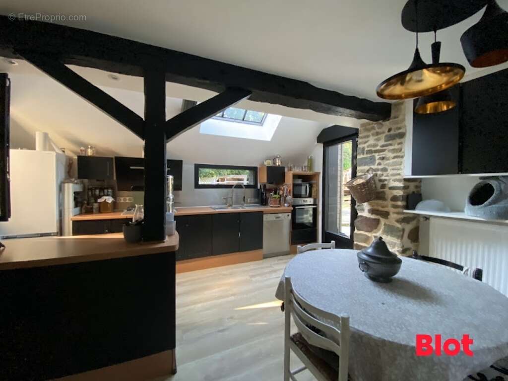 Maison à VERN-SUR-SEICHE