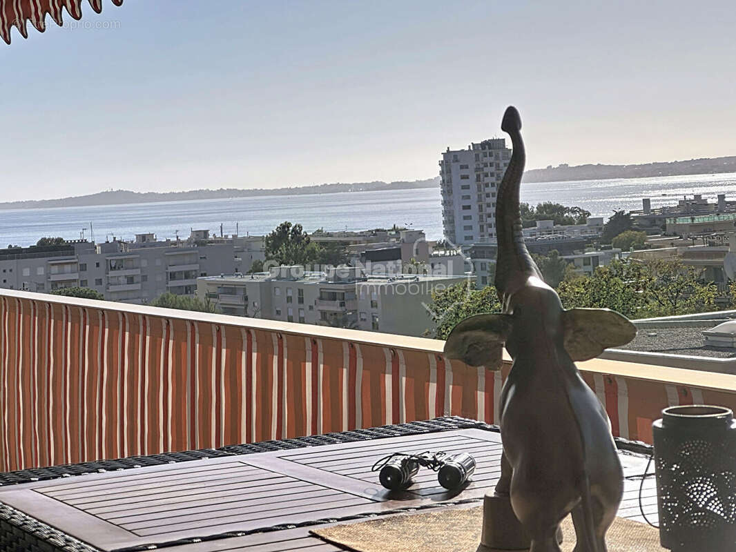 Appartement à SAINT-LAURENT-DU-VAR