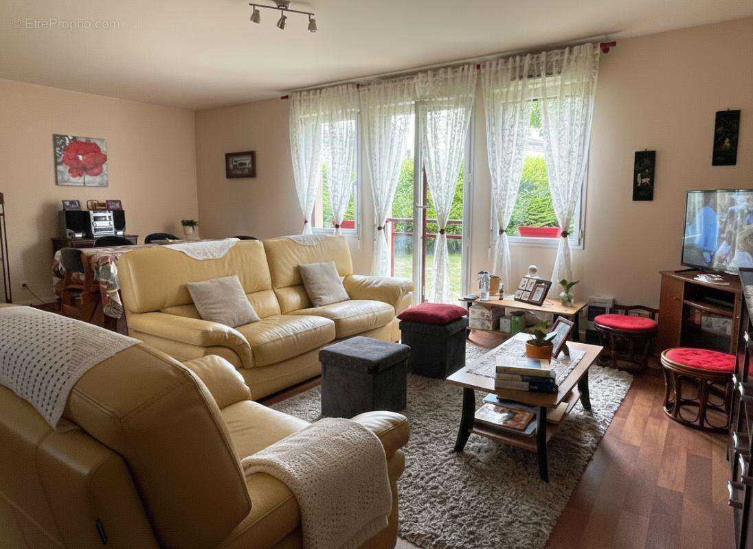 Appartement à MONTFORT-SUR-MEU