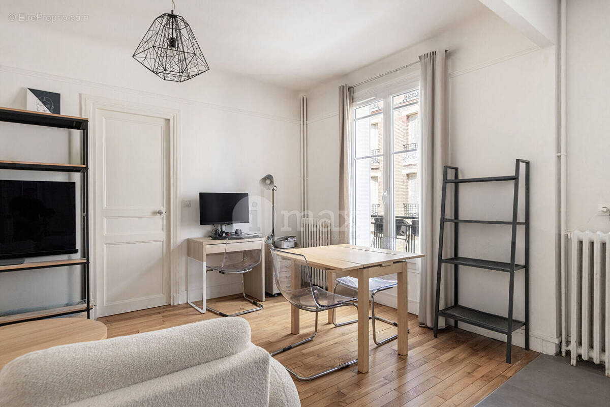 Appartement à COURBEVOIE