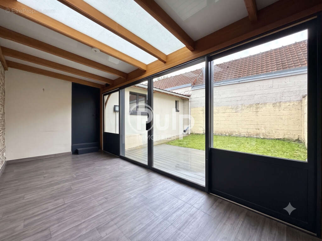 Maison à GONDECOURT