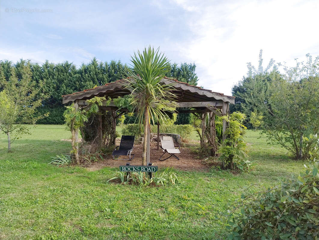 Maison à BOURDELLES