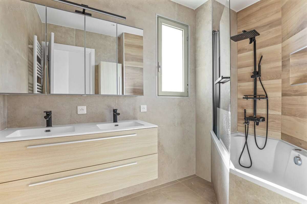 Appartement à CAGNES-SUR-MER