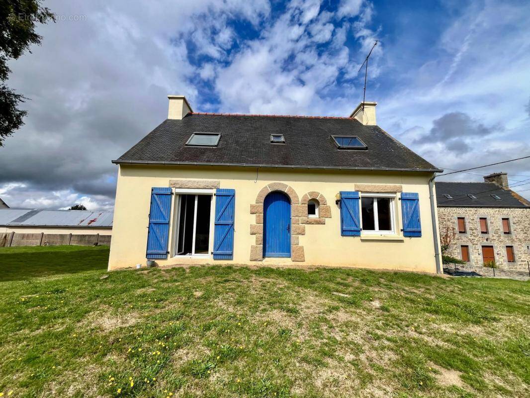 Maison à PLOUMAGOAR