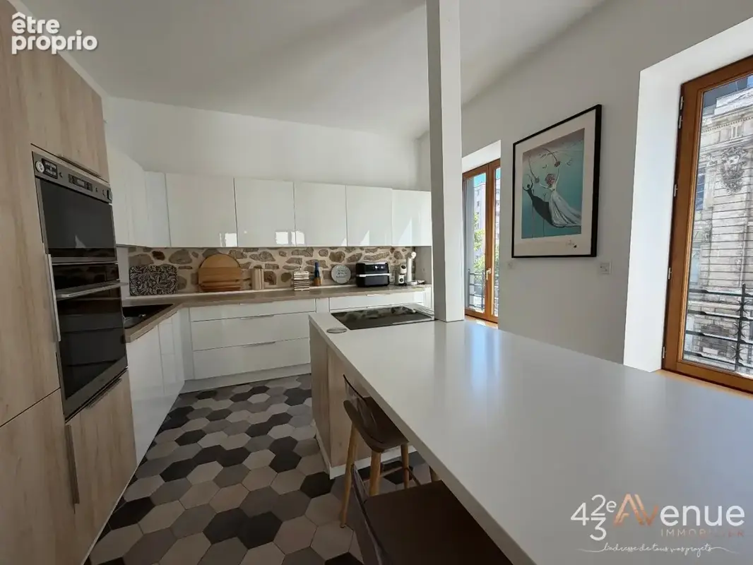 Appartement à SAINT-ETIENNE