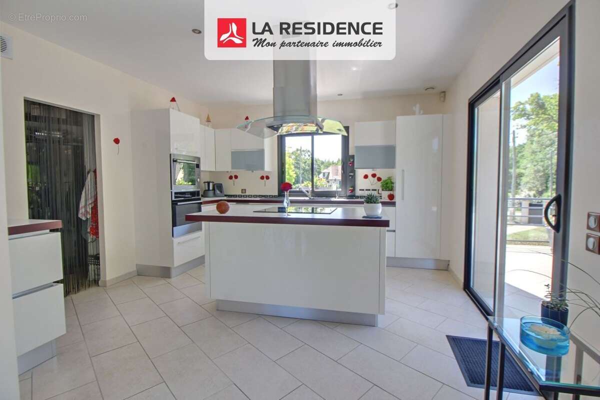 Maison 281 m² à Moisson  - photo 2