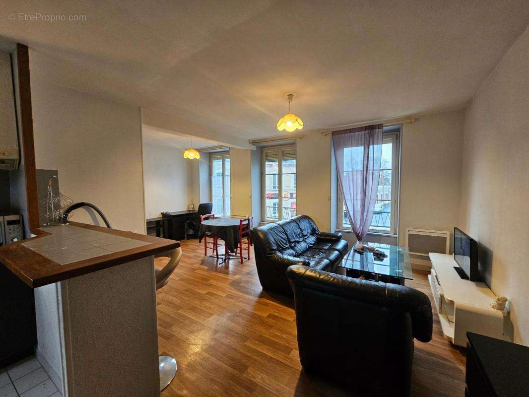 Appartement à MAROLLES-LES-BRAULTS