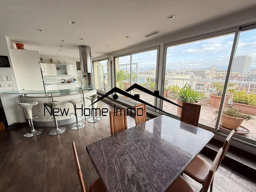 Appartement à MARSEILLE-6E