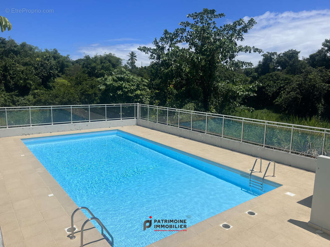 Appartement à BAIE-MAHAULT