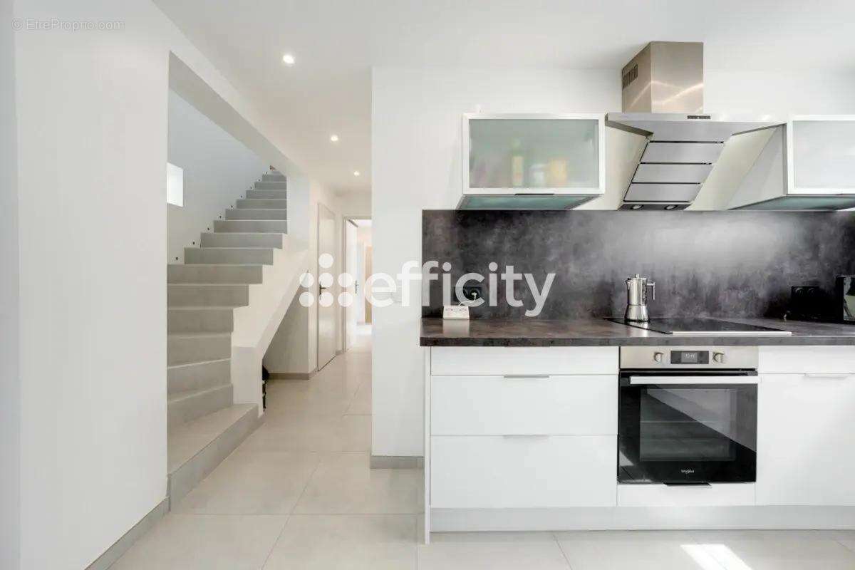 Appartement à SAINT-CYR-SUR-MER