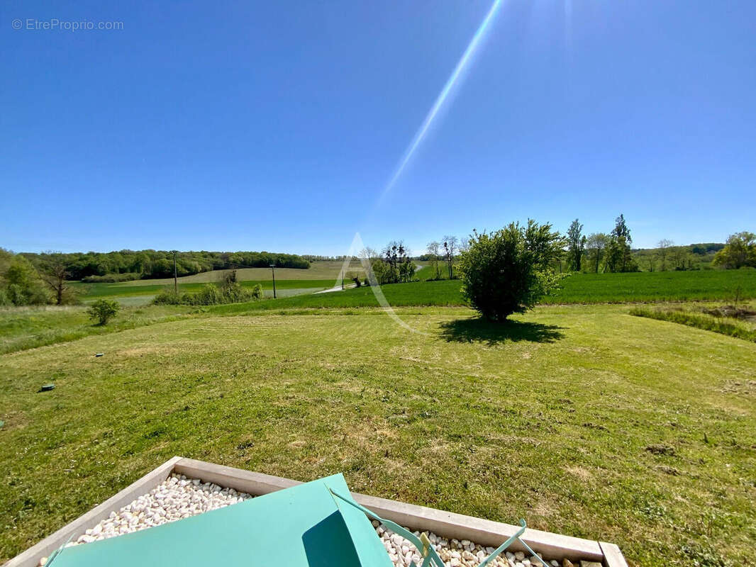 Maison à SAINT-SIMON-DE-BORDES