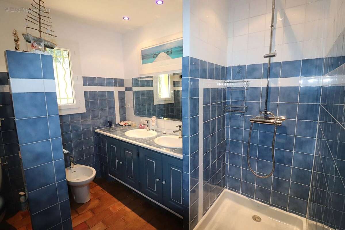 Maison à LE CASTELLET