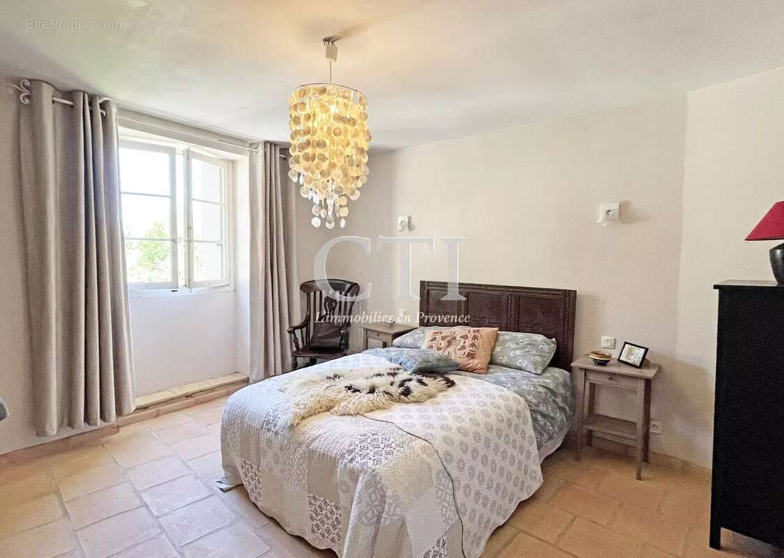 Élégante demeure en pierre avec terrasse panoramique à Vaison-la-Romaine - photo 24