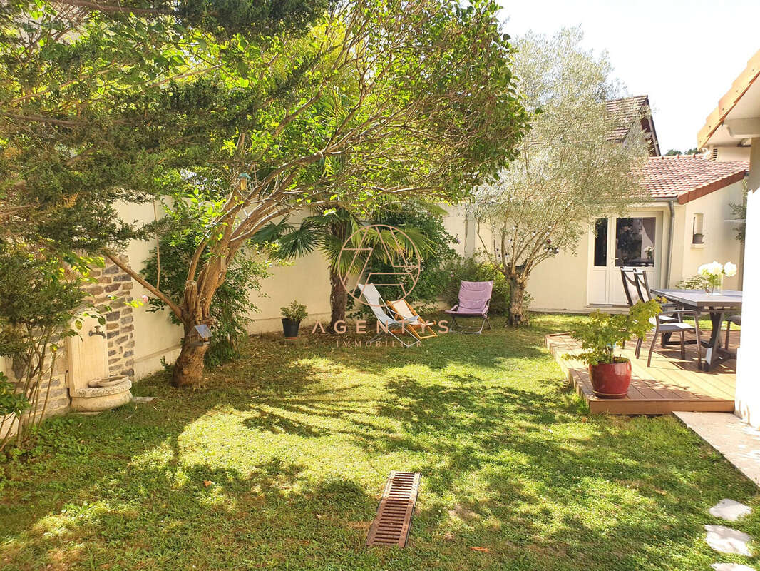 Maison à CHAMPIGNY-SUR-MARNE