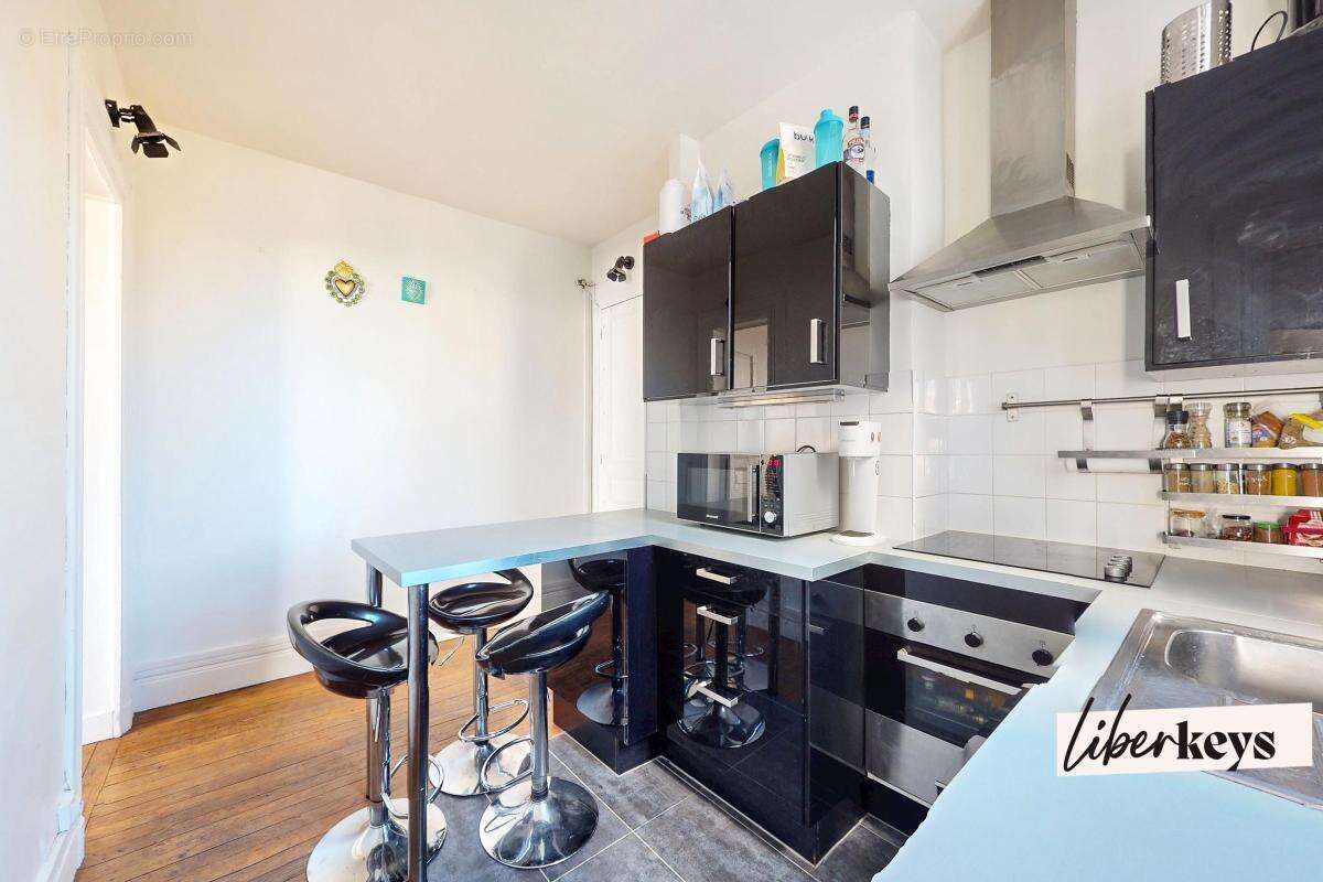 Appartement à PARIS-17E