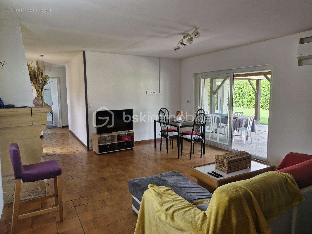 Maison à LES EGLISOTTES-ET-CHALAURES