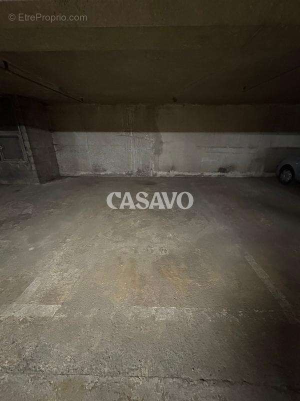 Parking à COURBEVOIE