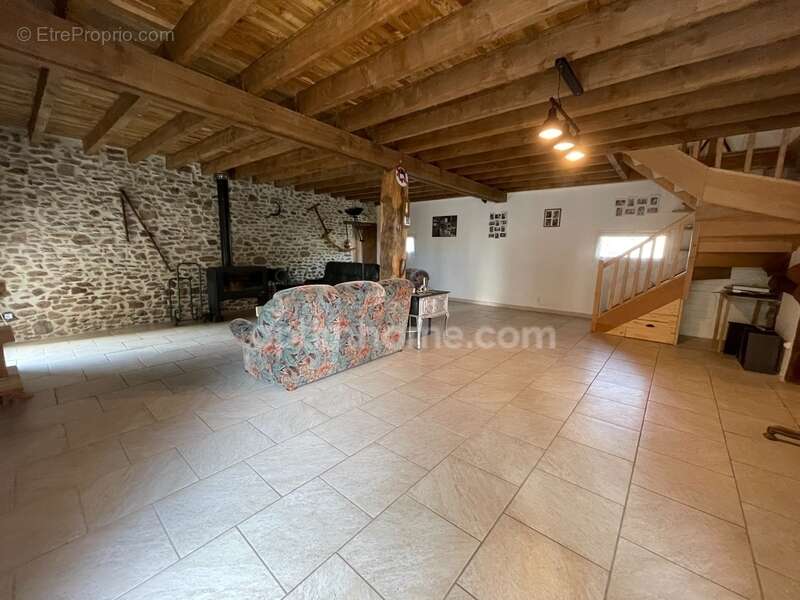 Maison à ARNAC-LA-POSTE