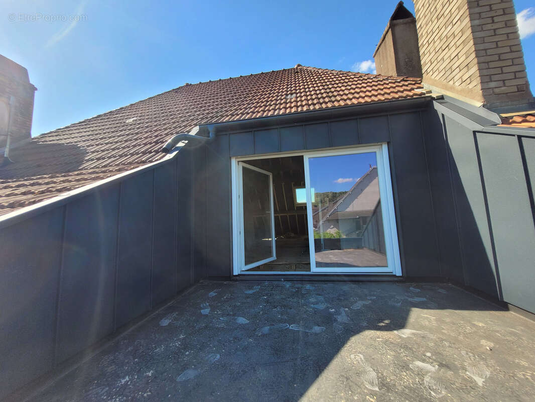 Appartement à POUILLEY-LES-VIGNES