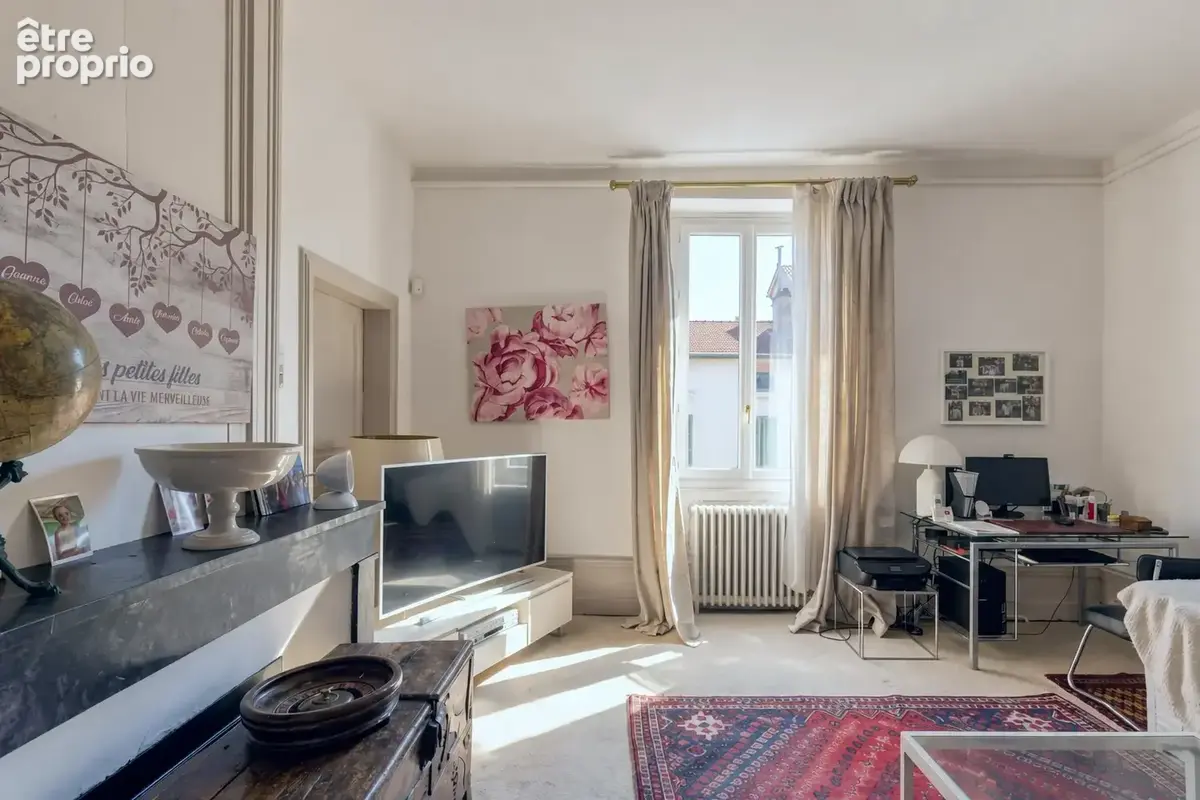 OULLINS - Propriété de 400 m2 - photo 20