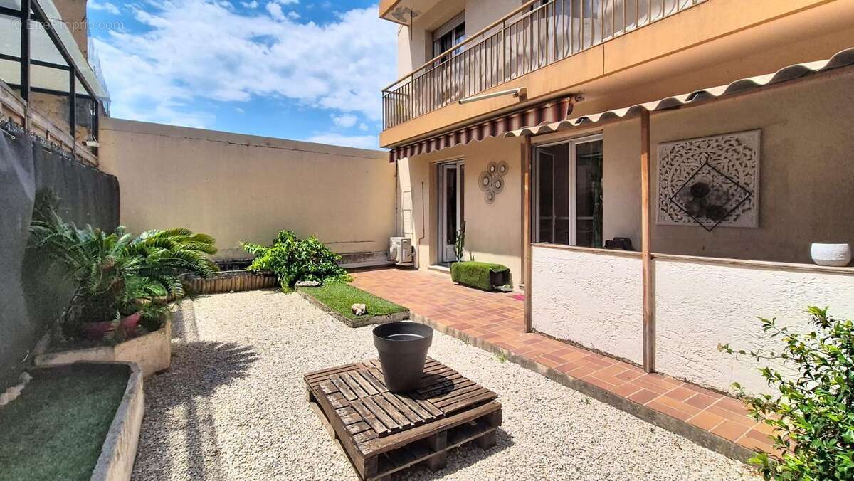 Appartement à LE CANNET