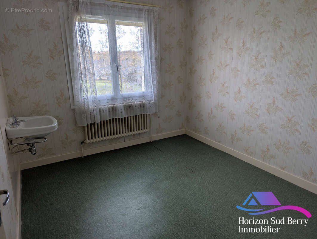 Chambre 1 - Maison à MONTGIVRAY