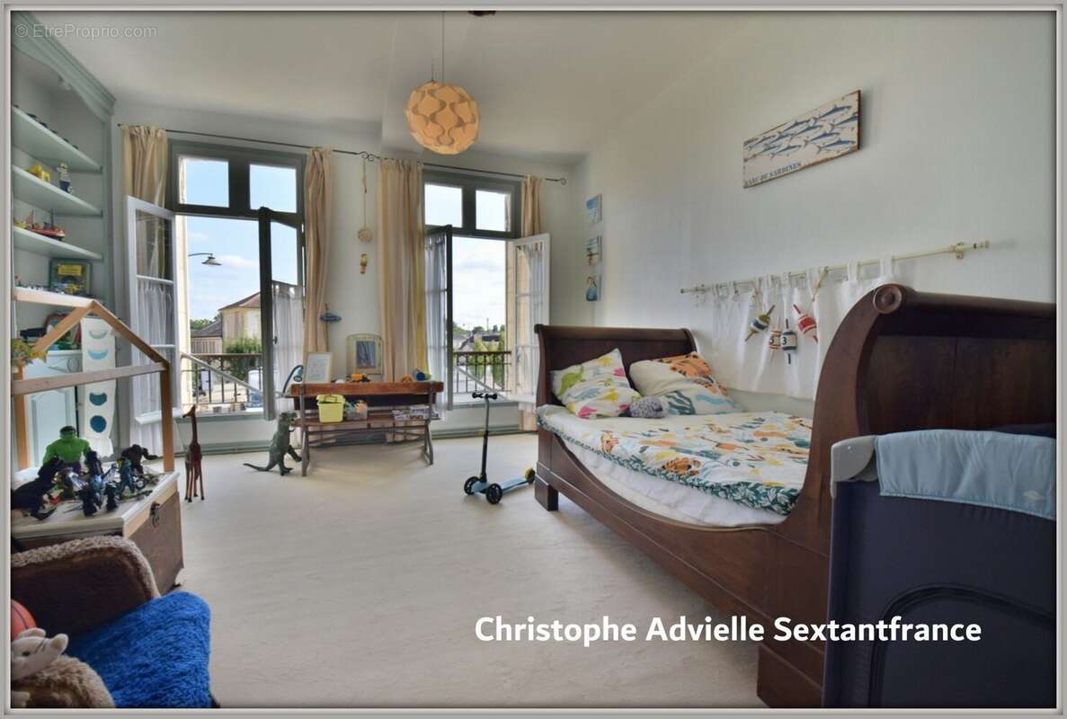 Grande maison bourgeoise et son studio indépendant au coeur d'un village avec services - photo 8