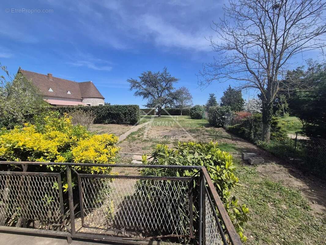 Commerce à SAINT-GERMAIN-DE-SALLES