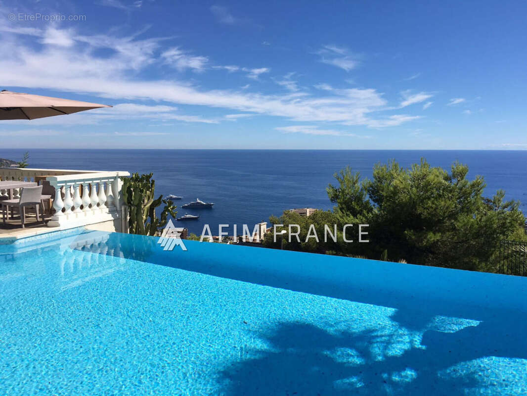 Appartement à BEAUSOLEIL
