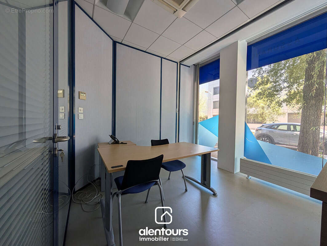 Bureaux  184 m2 - photo 9