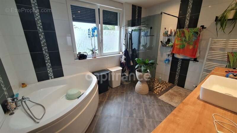 Maison à SAINT-LOUP-SUR-SEMOUSE