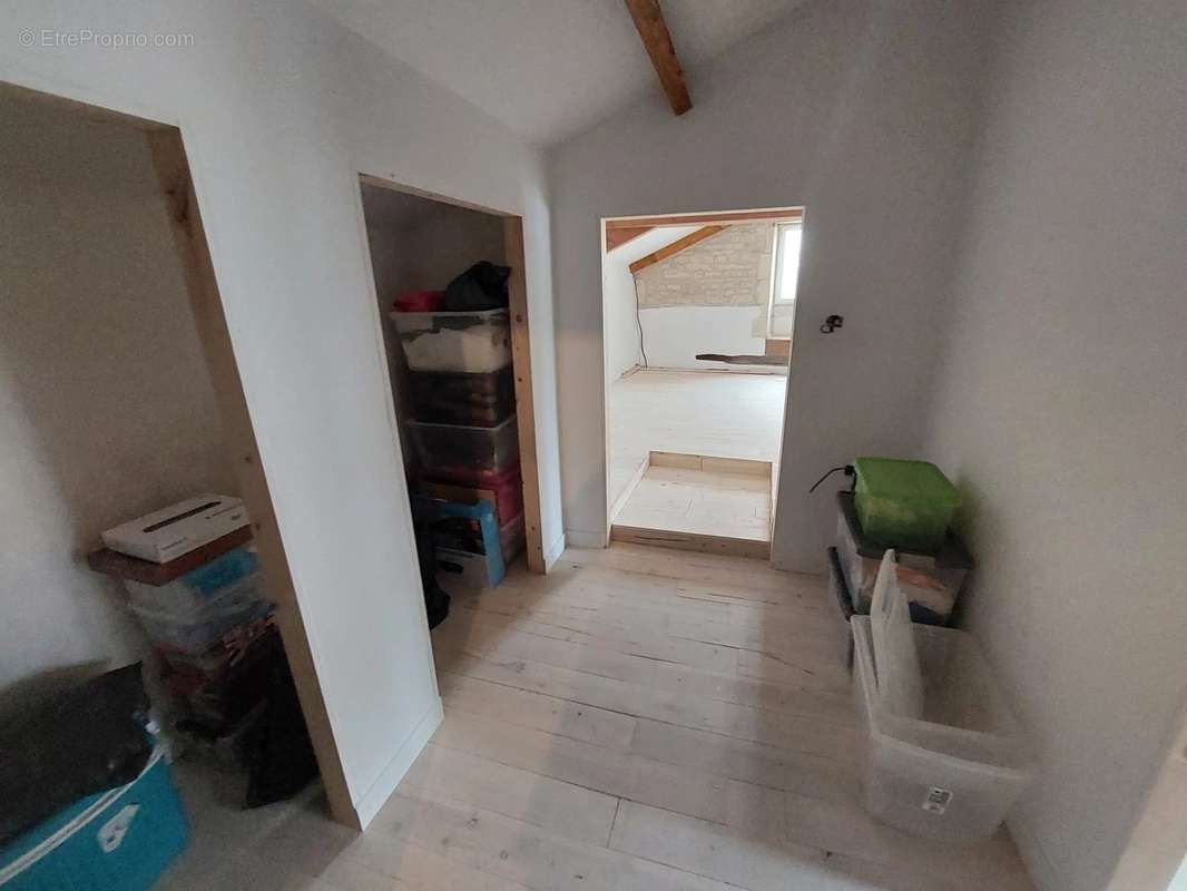 Maison à SALLES-DE-VILLEFAGNAN